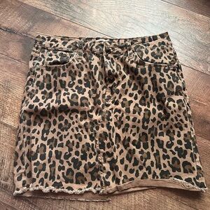 Kensie Brown Leopard Print Skirt